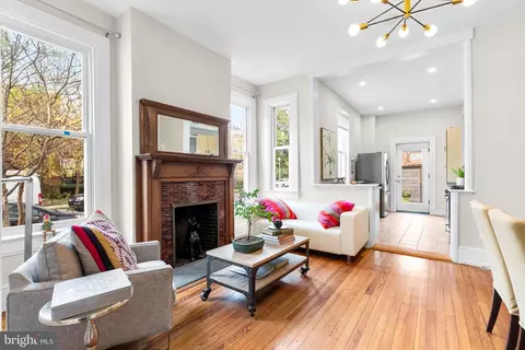 Living - 1625 1st St NE, Washington, DC 20002 photo 5 of 8