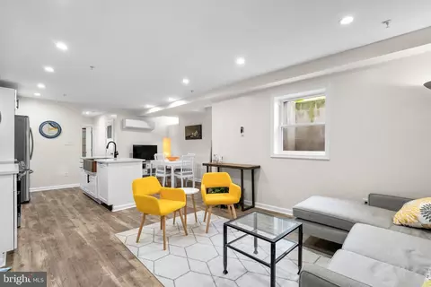 Living - 1625 1st St NE, Washington, DC 20002 photo 6 of 8