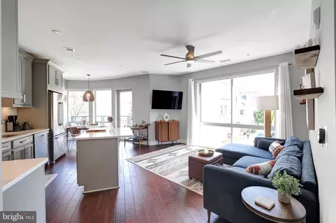 2550 17th St NW #214, Washington, DC 20009