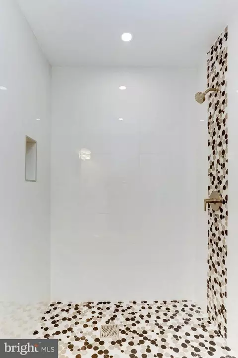 Bath - 1839 E Street St NE, Washington, DC 20002 photo 4 of 10