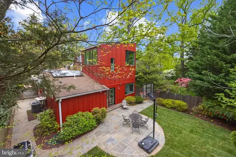 6219 33rd St NW, Washington, DC 20015
