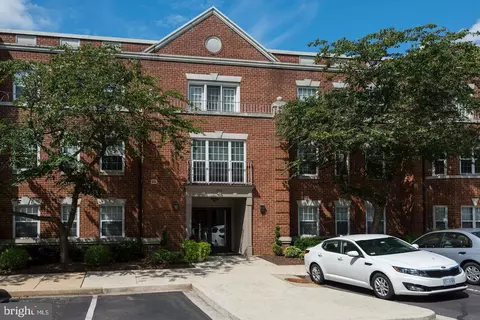 3609 38th St NW #207, Washington, DC 20016