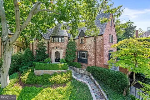 2446 Kalorama Rd NW, Washington, DC 20008