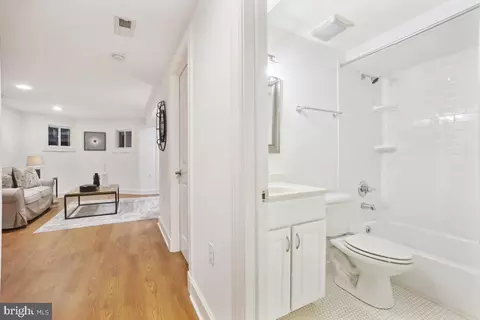 Entry Way - 637 10th St NE, Washington, DC 20002 photo 2 of 2