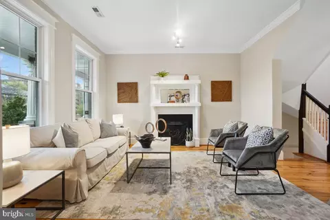 Living - 637 10th St NE, Washington, DC 20002 photo 1 of 15