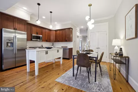 Dining - 637 10th St NE, Washington, DC 20002 photo 3 of 4