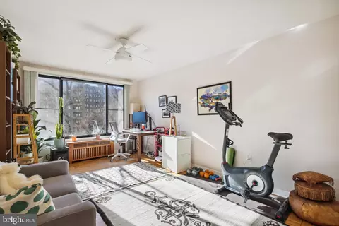 Bedroom - 2501 Calvert St NW #404, Washington, DC 20008 photo 1 of 6