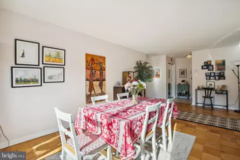 Dining - 2501 Calvert St NW #404, Washington, DC 20008 photo 1 of 2