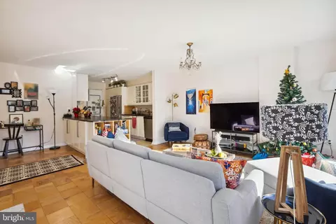 Living - 2501 Calvert St NW #404, Washington, DC 20008 photo 4 of 5