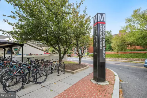 View/Area - 2501 Calvert St NW #404, Washington, DC 20008 photo 3 of 5