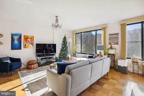 Living - 2501 Calvert St NW #404, Washington, DC 20008 photo 3 of 5