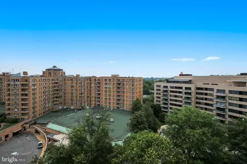View/Area - 2501 Calvert St NW #404, Washington, DC 20008 photo 2 of 5