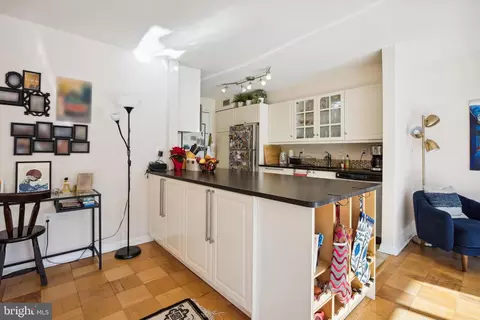 Kitchen - 2501 Calvert St NW #404, Washington, DC 20008 photo 4 of 4