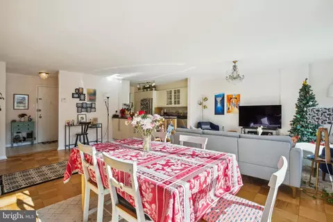Dining - 2501 Calvert St NW #404, Washington, DC 20008 photo 2 of 2