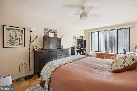 Bedroom - 2501 Calvert St NW #404, Washington, DC 20008 photo 4 of 6