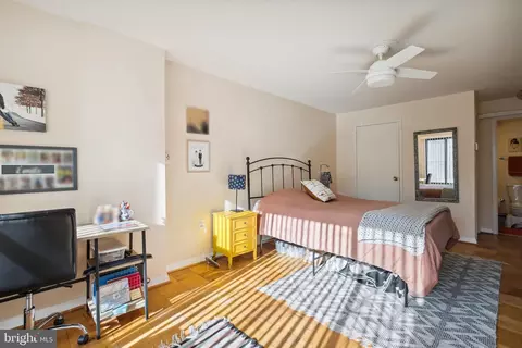 Bedroom - 2501 Calvert St NW #404, Washington, DC 20008 photo 5 of 6