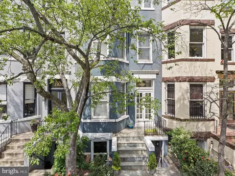 Exterior - 1937 Calvert St NW #C, Washington, DC 20009 photo 2 of 4
