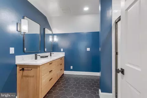 Bath - 2230 46th St NW, Washington, DC 20007 photo 6 of 8