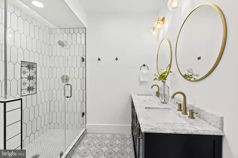 Bath - 1417 Montello Ave NE #1, Washington, DC 20002 photo 3 of 7