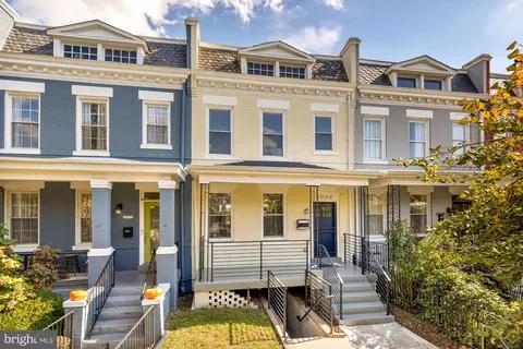 1009 8th St NE, Washington, DC 20002 photo 1