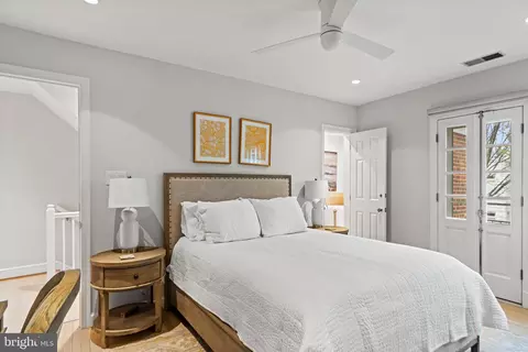 1667 34th St NW, Washington, DC 20007 photo 8