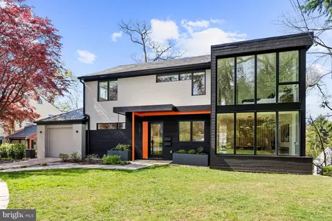 2812 29th Pl NW, Washington, DC 20008