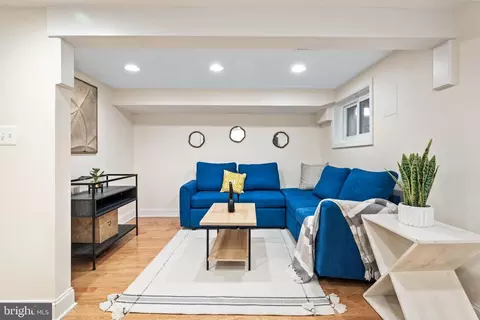 Living - 559 23rd Pl NE, Washington, DC 20002 photo 5 of 5