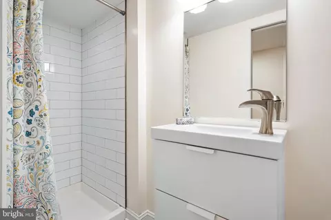 Bath - 559 23rd Pl NE, Washington, DC 20002 photo 3 of 3