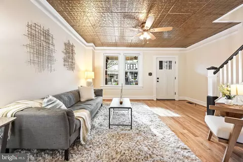 Living - 559 23rd Pl NE, Washington, DC 20002 photo 3 of 5