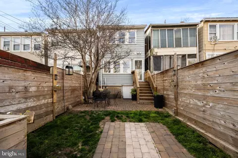 Exterior - 559 23rd Pl NE, Washington, DC 20002 photo 7 of 8
