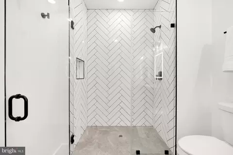 Bath - 1006 Florida Ave NE #101, Washington, DC 20002 photo 2 of 3