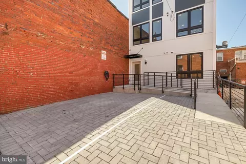Exterior - 1006 Florida Ave NE #101, Washington, DC 20002 photo 6 of 6