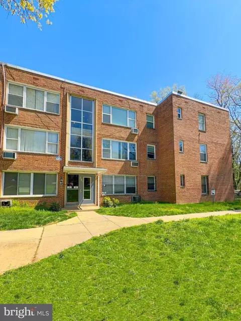 514 Ridge Rd SE #311, Washington, DC 20019