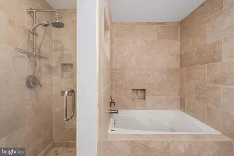 Bath - 2119 12th Pl NW, Washington, DC 20009 photo 4 of 4