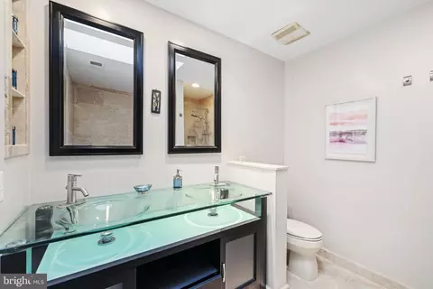 Bath - 2119 12th Pl NW, Washington, DC 20009 photo 3 of 4