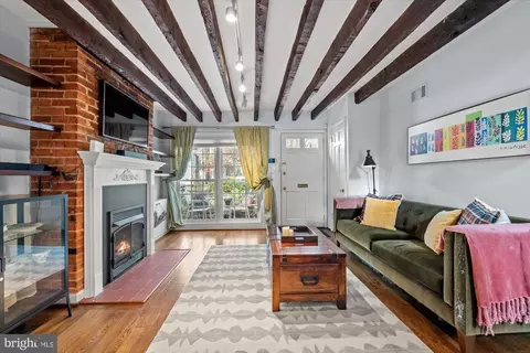 Living - 919 G St SE, Washington, DC 20003 photo 1 of 2