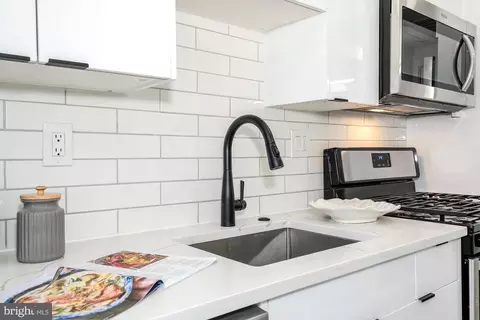 1019 17th Pl NE #101, Washington, DC 20002 photo 2