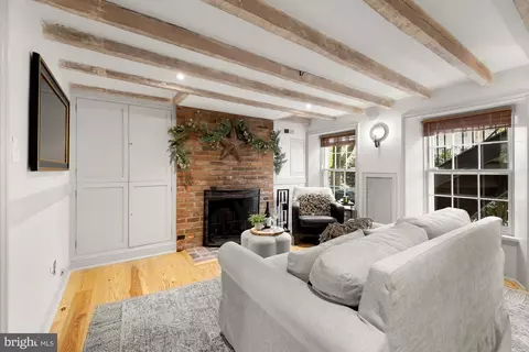 Living - 319 4th St SE, Washington, DC 20003 photo 6 of 8