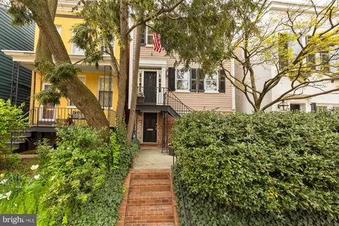 319 4th St SE, Washington, DC 20003