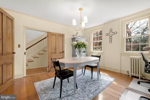 Dining - 319 4th St SE, Washington, DC 20003 photo 2 of 7
