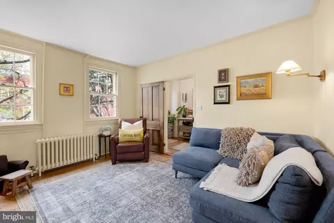 Living - 319 4th St SE, Washington, DC 20003 photo 2 of 8