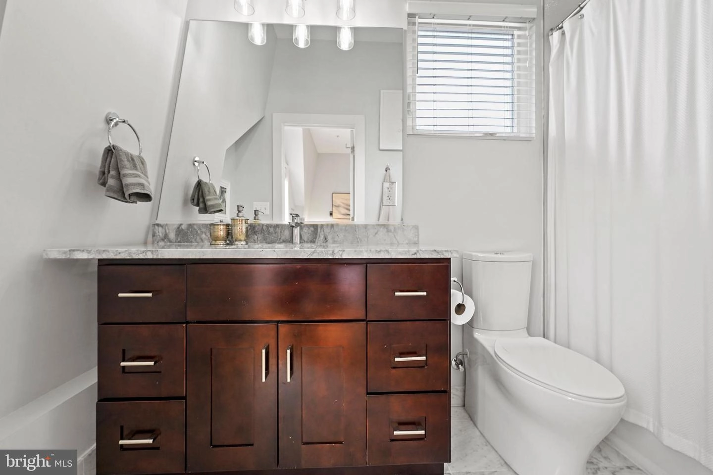 Bath - 1123 Staples St NE #3, Washington, DC 20002 photo 3 of 5