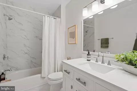 Bath - 16 W Street St NW, Washington, DC 20001 photo 3 of 4