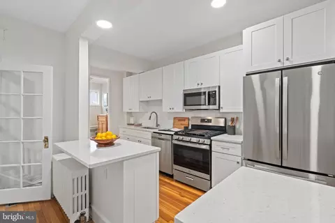 Kitchen - 16 W Street St NW, Washington, DC 20001 photo 2 of 4
