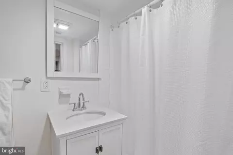 Bath - 16 W Street St NW, Washington, DC 20001 photo 4 of 4
