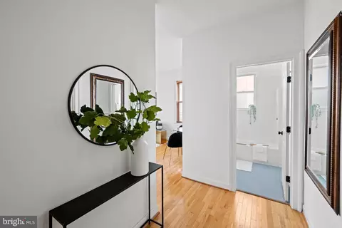 1815 A St SE #301, Washington, DC 20003 photo 4