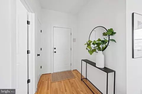 1815 A St SE #301, Washington, DC 20003 photo 3