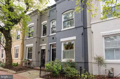 2144 Newport Pl NW, Washington, DC 20037