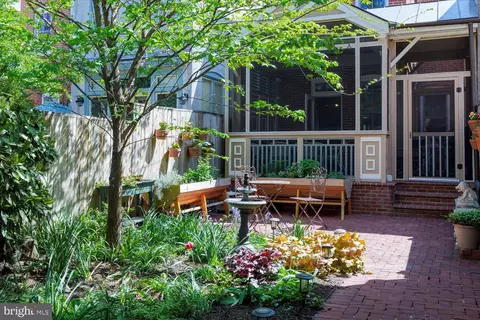 Exterior - 233 9th St SE, Washington, DC 20003 photo 7 of 11