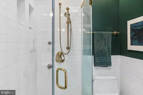 Bath - 233 9th St SE, Washington, DC 20003 photo 4 of 7